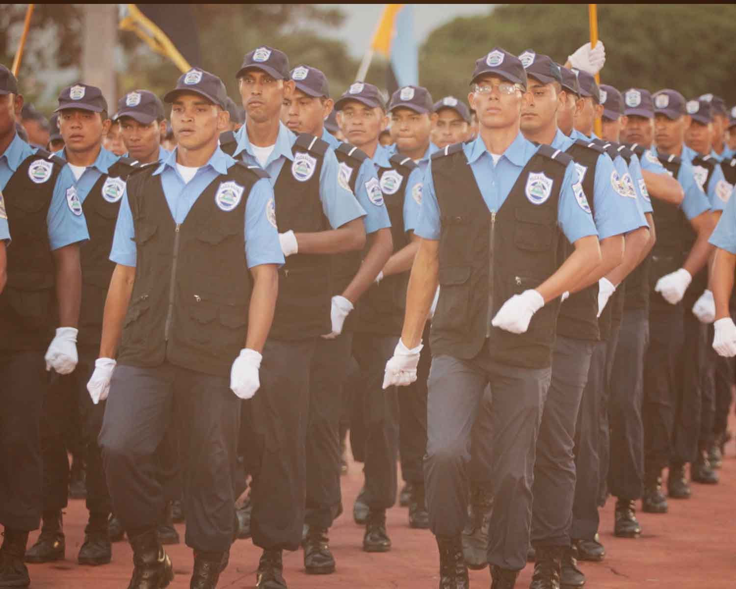 DERECHOS HUMANOS DE POLICÍAS