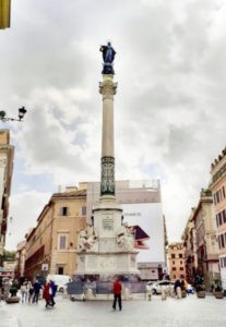 Columna de la Inmaculada. Plaza Mignanelli junto a plaza España, Roma,