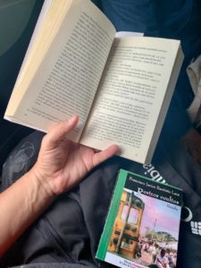 Diálogo en el bus: libros, vocación y asuntos pasajeros
