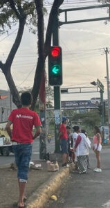 ¿FALTA DE OPORTUNIDAD O POBREZA MENTAL?